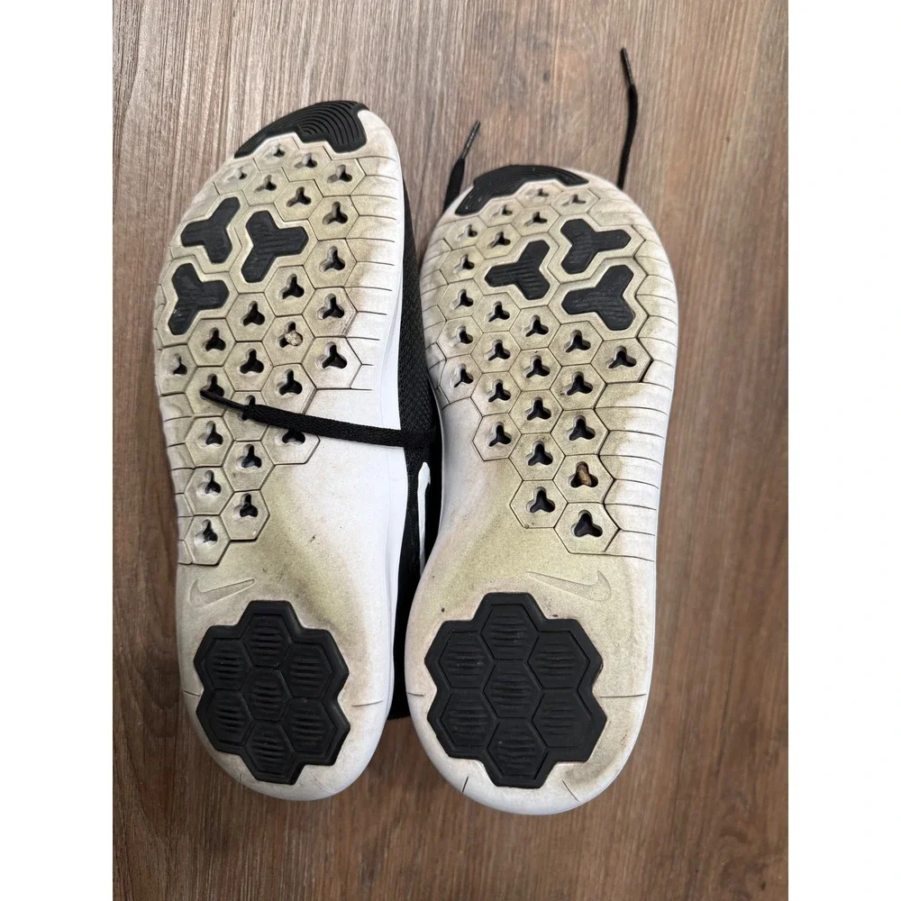 Nike Free TR 8‎ Womens Training Shoes Black White 942888-001 Sneakers